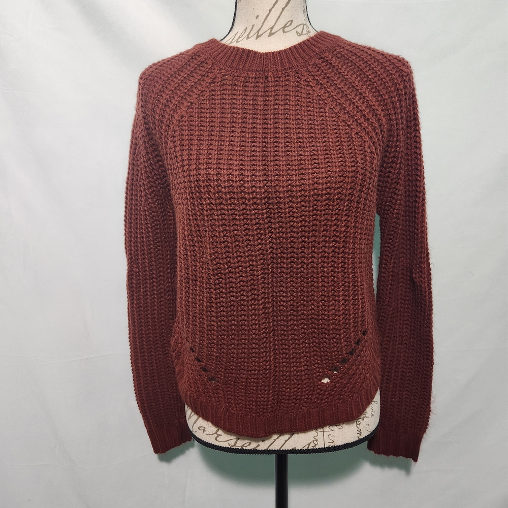 SO Cozy Cropped Knit Sweater in Rust. Size XS.